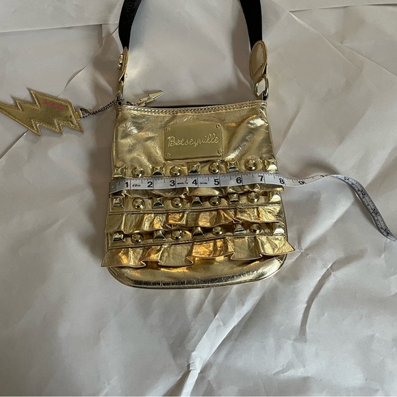 Betsey Johnson Betseyville Ruf Love Crossbody Handbag in Gold with Black accents - Picture 8 of 13